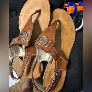 Tommy Hilfiger Brown Leather T-Strap Sandals with Silver Accent